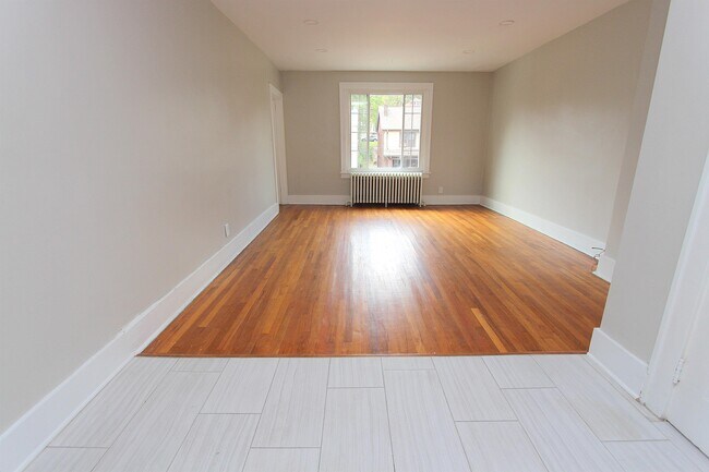 Foto del edificio - 3556 Beechwood Blvd