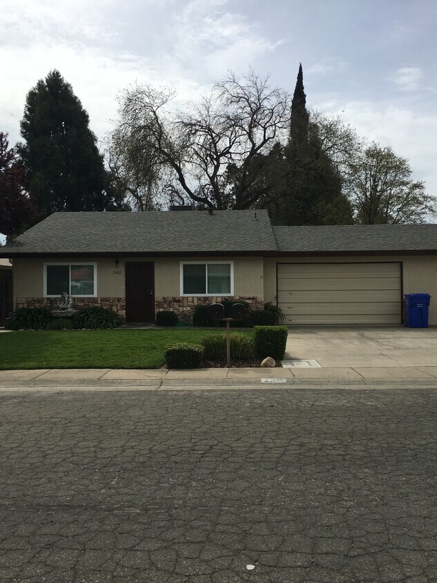 240 Eric Circle, Galt, CA 95632 House Rental in Galt, CA