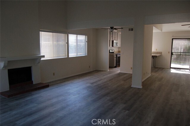 Foto del edificio - 47 Deer Creek Rd