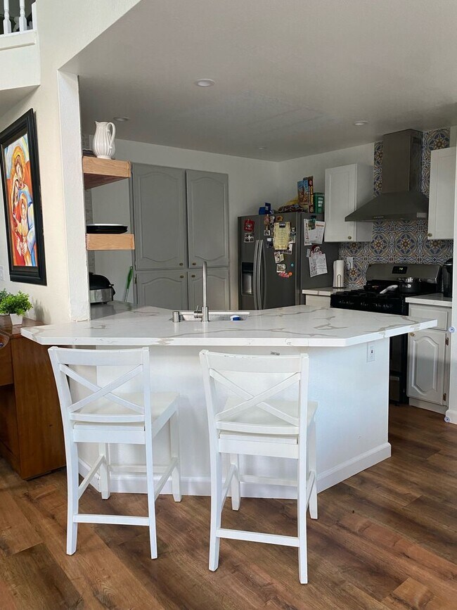 Foto del edificio - 4 Bed, 3 Bath Single Family House Availabl...