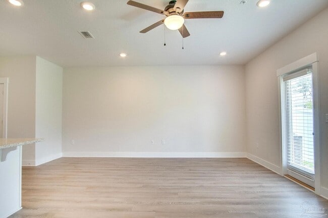 Building Photo - 1538 Iroquois Ct