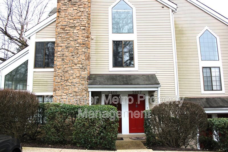 Primary Photo - 3467 Hewitt Ave