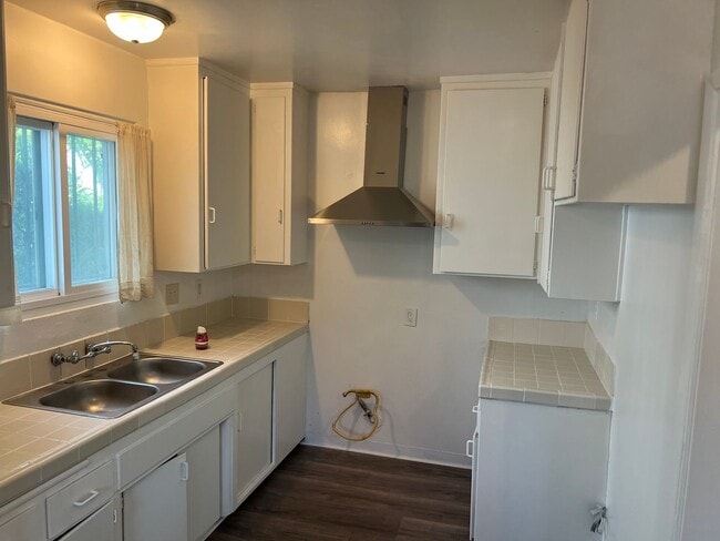 Photo - Parhams, LLC-VanNess Apartment