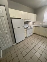 Building Photo - 913 Geyer Ave