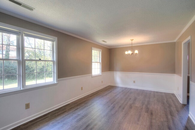 Foto del edificio - 407 Alice Ct