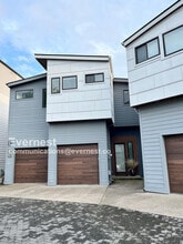 Building Photo - 118A Fern Ave