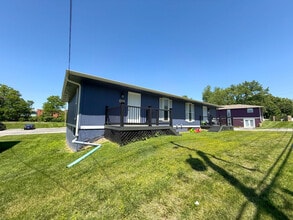 Building Photo - 1007 W Ash St