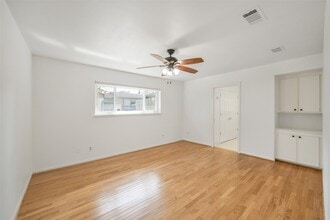 Building Photo - 8415 Braesdale Ln