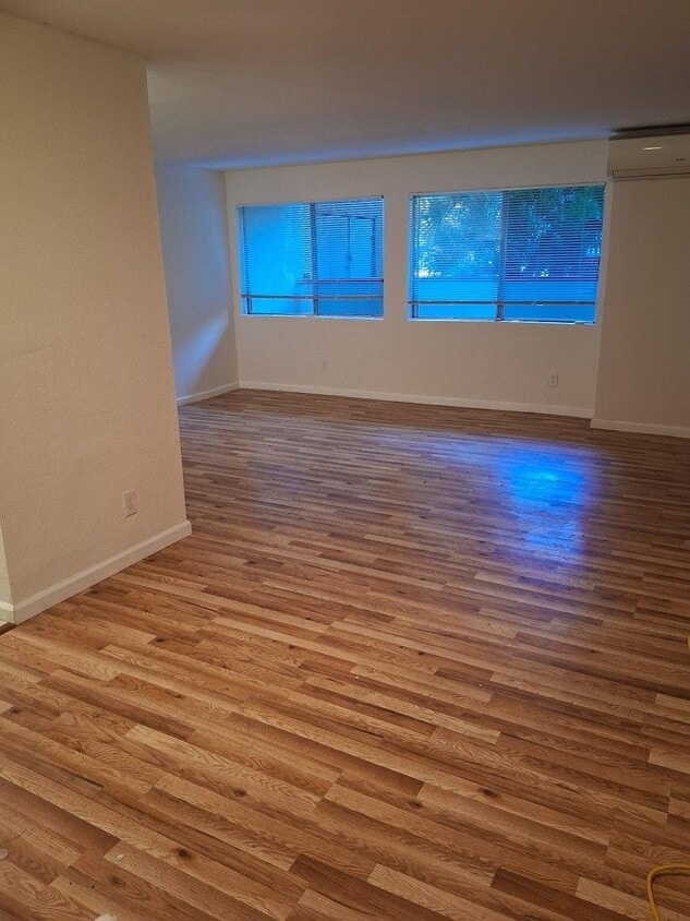 Primary Photo - Tarzana Tennis Club Apartments