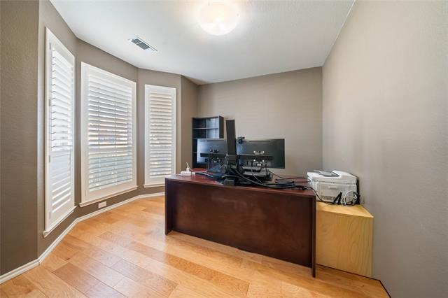 Foto del edificio - 9333 Fairmont Dr