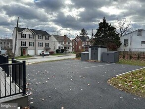 Building Photo - 102 Stuart Ave