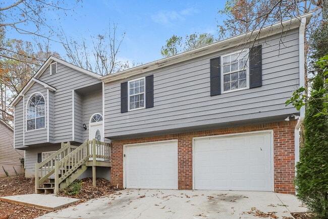 Foto del edificio - 7445 Hunters Ridge Dr