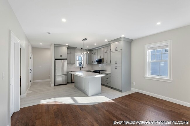 Building Photo - 120 St Andrew Rd