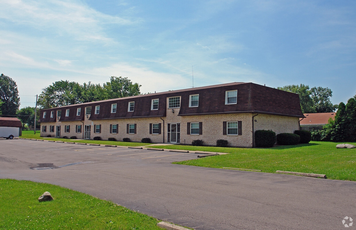 Primary Photo - 990 Somerset Dr