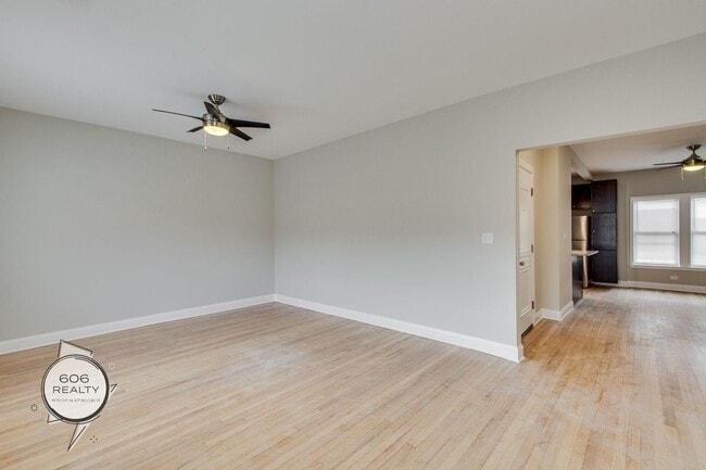 Building Photo - 836 E 53rd St