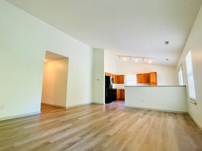 Foto del edificio - Great 3 Bed 2 Bath House with Garage!!