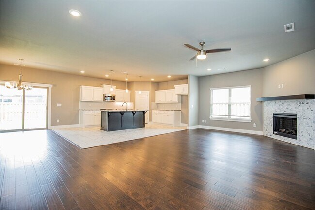 Building Photo - 2659 N Justin Dr