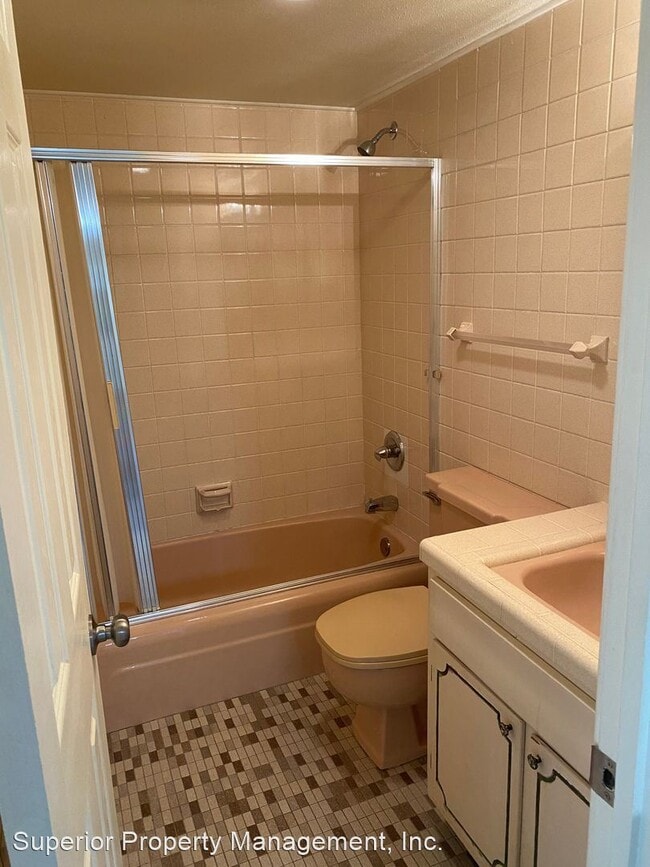 Building Photo - 2 br, 1 bath House - 136 Aris Ave. E