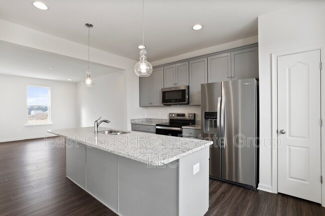 Building Photo - 133 Mossdale Blvd