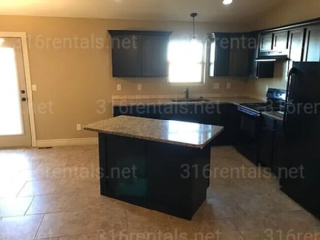 Building Photo - 8462 Granite Ct