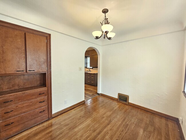 Foto del edificio - 829 S Ivory St