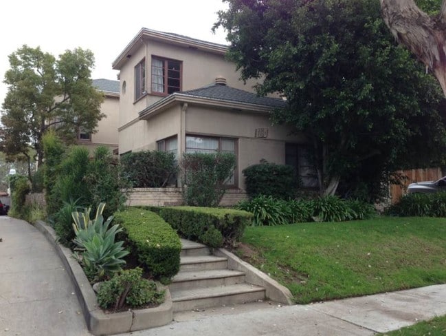 Building - 532 N Orange Dr