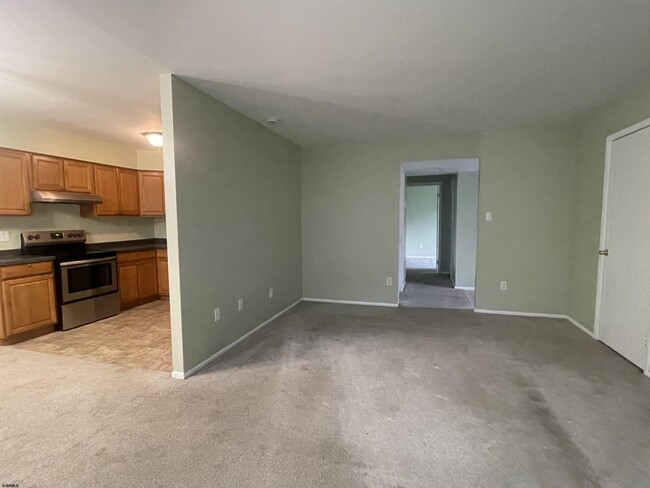Building Photo - 2142 Rhododendron Ct