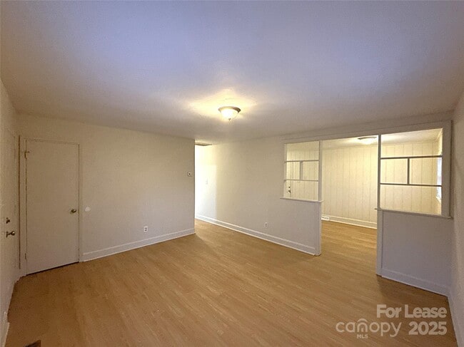 Foto del edificio - 4409 Brooktree Dr