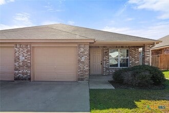 Building Photo - 609 Karey Dr