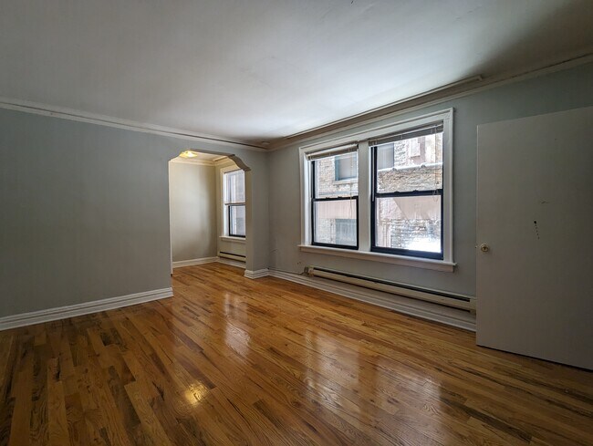Foto del edificio - 429 W Roscoe St