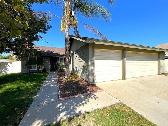 Building Photo - 3 bed, 2 bath located in Riverside!
