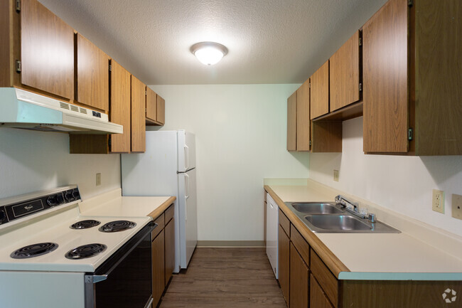 2BR,1BA - 780SF - Canyon Park Apartments