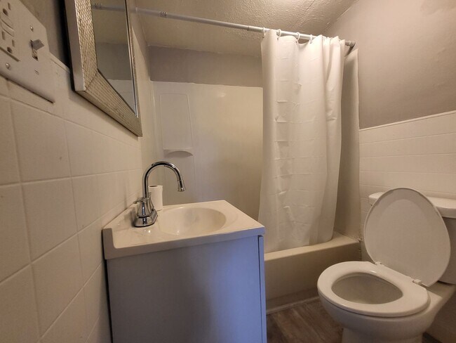 Foto del edificio - 2104 Fairview Ave