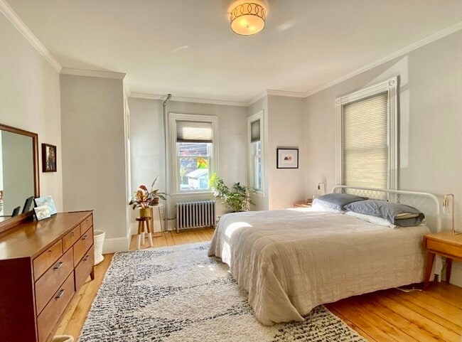 Building Photo - 169 Sycamore St