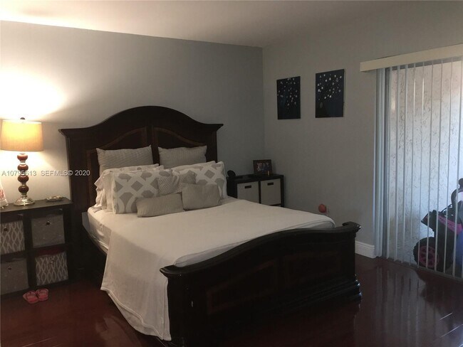 Foto del edificio - 8401 SW 107th Ave