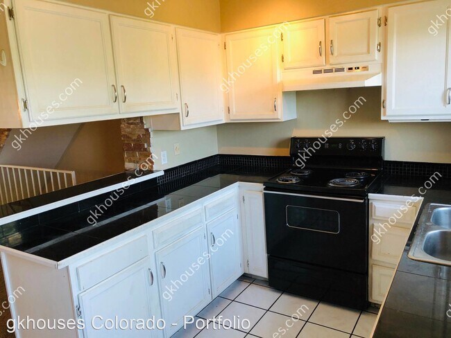 Foto del edificio - 9783 W Cornell Pl