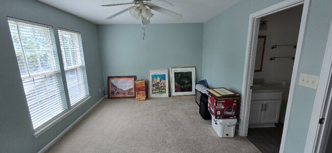 Foto del edificio - 4747 Forestridge Commons Dr