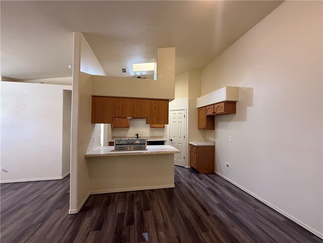 Foto del edificio - 2024 Gates Ave