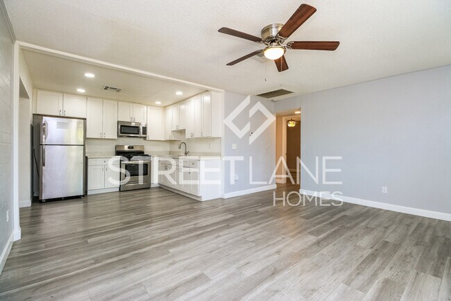 Foto del edificio - Charming 4 Bedroom in Phoenix!