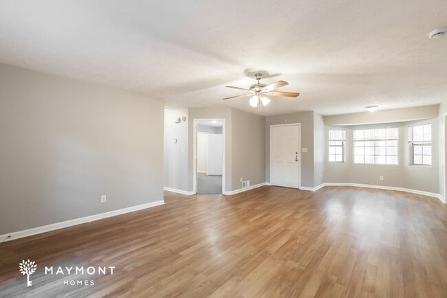 Foto del edificio - 445 Meadowbrook Dr