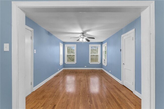 Building Photo - 309 Oleander Ave