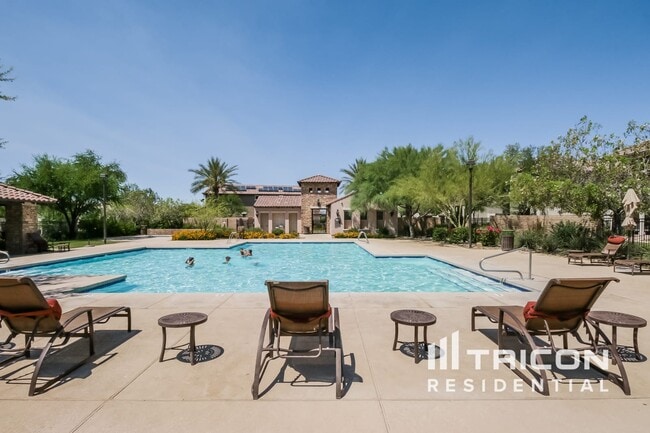 Building Photo - 12564 W Hummingbird Terrace