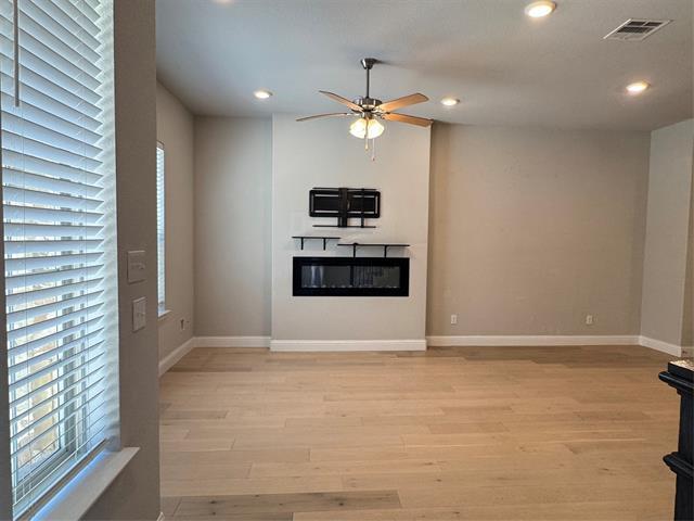 Foto del edificio - 4425 Benton Ln