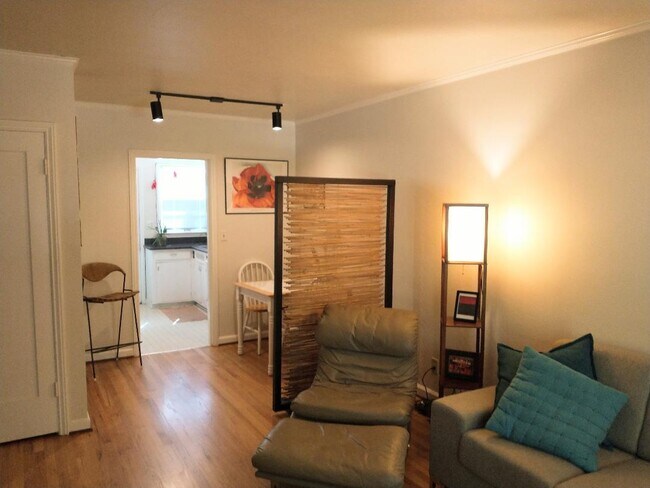 Foto del edificio - 636 NE 30th Ave