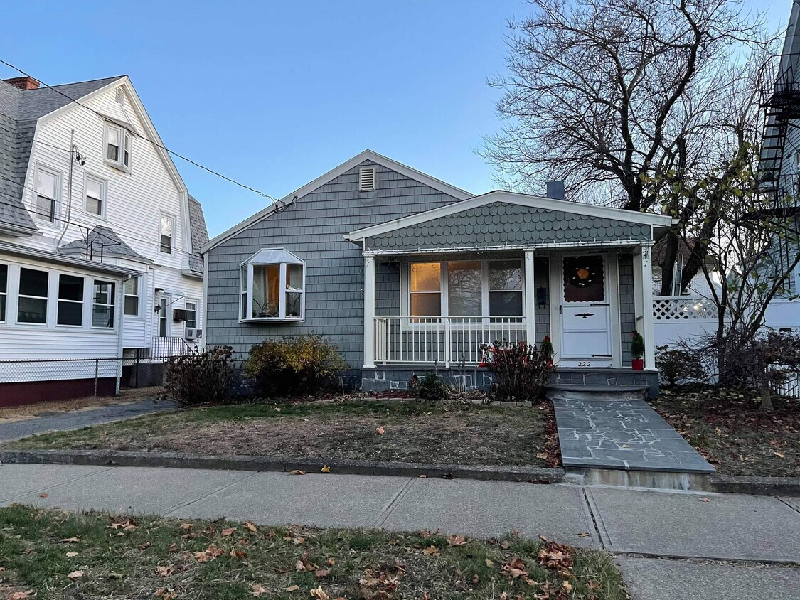 Primary Photo - 222 Washington Ave