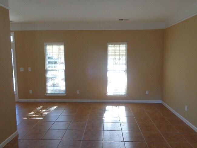 Building Photo - 3000 Hornell Place