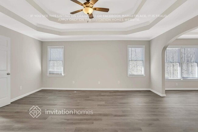 Building Photo - 4894 Day Lily Way