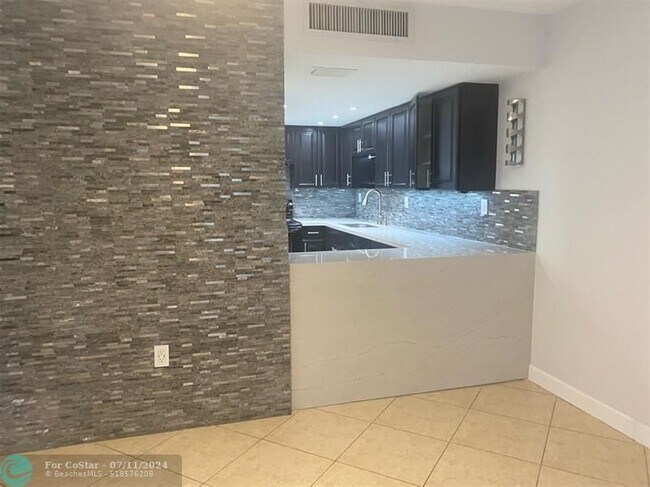 Foto del edificio - 514 NW 97th Ave