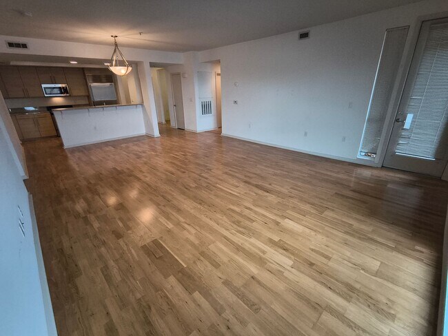 Foto del edificio - LUXURY 2 BEDROOM CONDO IN DOWNTOWN WALNUT CREEK, CA!