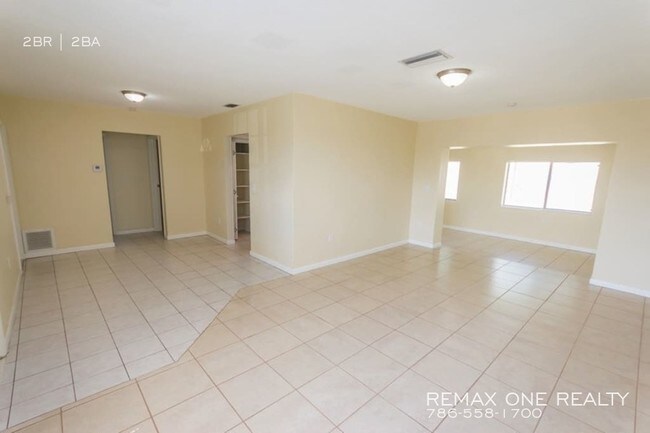 Foto del edificio - 2580 NW 83rd Ave